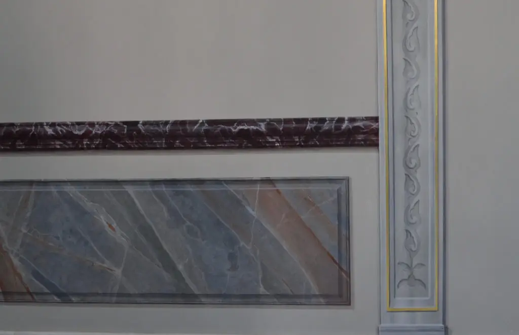 trompe marble mural
